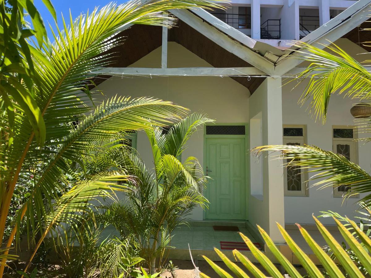 Отель Banana Surf House Аругам Экстерьер фото